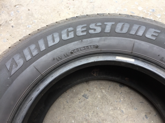 ยาง Bridgstone 215-70-15 ปี 16 2 เส้น 1800 สวยๆไม่บวมไม่กินข้างดอกยางเหลือเยอะเอาไปวิ่งกันใด้อีกยาวค ยาง Bridgstone 215-70-15 ปี 16 2 เส้น 1800 สวยๆไม่บวมไม่กินข้างดอกยางเหลือเยอะเอาไปวิ่งกันใด้อีกยาวค