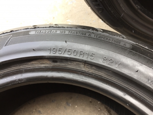 ยางซอฟ VIPER RD71 195-50-15 ปี 16 เทรดแวร์180 ครบชุด 4 เส้น 3500 สวยๆไม่บวมดอกยางเหลือเยอะเอาไปวิ่งกันใด้อีกยาวค่ะ