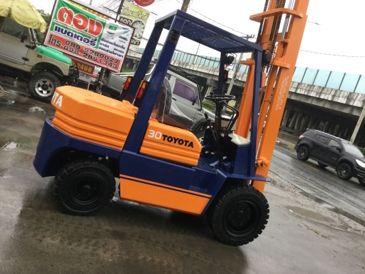 อาร์ ซี เอช โฟรคลิฟท์ ขาย โตโยต้า รุ่น 5 ดีเซล 3 ตัน เสา 4 เมตร