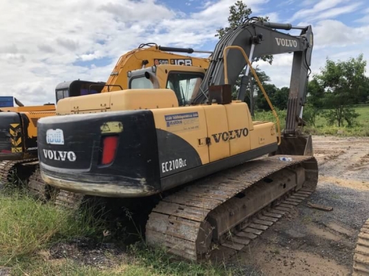 ขาย 1,190,000 บาท VOLVO EC210BLC PRIME ปี2012 ทำงาน 7,xxx ชม. เครื่องดี ปั้มแรง โช่หนา เอวแน่น ไฟฟ้าครบ เอกสารเล่มทะเบียน รถอยู่ นครราชสีมา โทร 0610710295 สนใจ รายการสินค้า อื่นๆ ที่ เว็ปไชค์ Truck2Hand https://www.truck2hand.com/index.php?actions=con ขาย 1,190,000 บาท VOLVO EC210BLC PRIME ปี2012 ทำงาน 7,xxx ชม. เครื่องดี ปั้มแรง โช่หนา เอวแน่น ไฟฟ้าครบ เอกสารเล่มทะเบียน รถอยู่ นครราชสีมา โทร 0610710295 สนใจ รายการสินค้า อื่นๆ ที่ เว็ปไชค์ Truck2Hand https://www.truck2hand.com/index.php?actions=con
