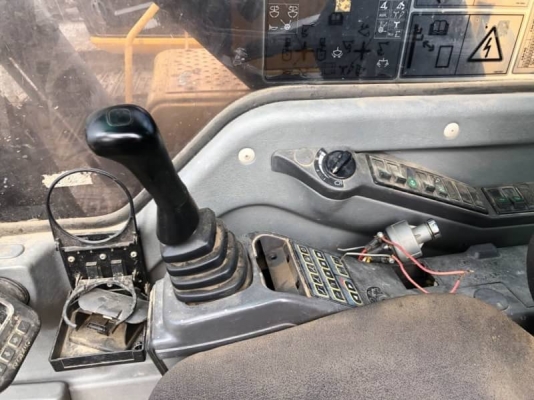 ขาย 1,190,000 บาท VOLVO EC210BLC PRIME ปี2012 ทำงาน 7,xxx ชม. เครื่องดี ปั้มแรง โช่หนา เอวแน่น ไฟฟ้าครบ เอกสารเล่มทะเบียน  รถอยู่  นครราชสีมา โทร 0610710295  สนใจ รายการสินค้า อื่นๆ ที่ เว็ปไชค์ Truck2Hand  https://www.truck2hand.com/index.php?actions=con