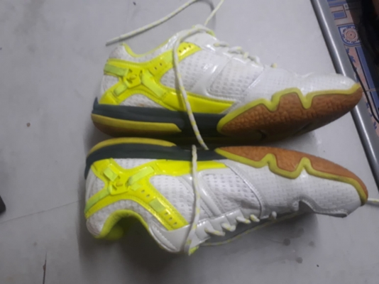 รองเท้า li ning พร้อมไม้แบต li ning