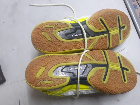 รองเท้า li ning พร้อมไม้แบต li ning