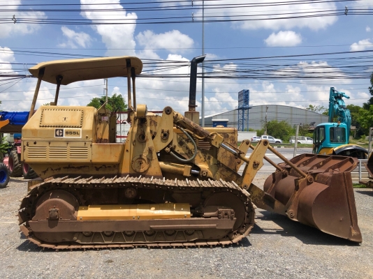 ขายรถตักแทร็คเหล็ก CATERPILLAR 955L สภาพพร้อมใช้งาน นำเข้าจากญี่ปุ่น ติดต่อ 063-9316985 ID LINE : 0639316985 ครับ