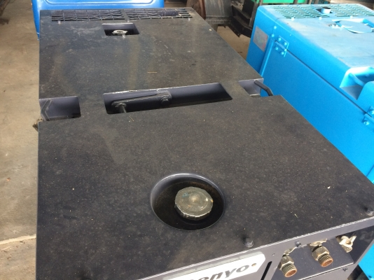 ขายปั้มลมสกรู DENYO DIS-70SB