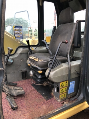 ขาย. 985,000 บาท  KOMATSU PC 130-6 K.  สภาพเก่านอก 1 ปี 8,xxx ชั่วโมง บูมอามยาวพิเศษ เครื่อง คามิน  มีลายหัวเจาะ เครื่องดี ปั้มแรง โซ่หนา เอวแน่น ไฟฟ้าครบ สภาพพร้อมใช้. เอกสารอินวอยซ์ รถอยู่ นครปฐม  โทร 0626426323 เว็ปเพจ Kaidee https://www.kaidee.com/mem