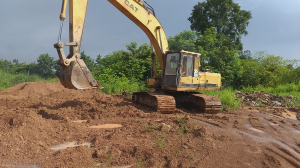 ขายด่วน CAT E200B เครื่องปั้มดี รถสวยสภาพพร้อมใช้งาน สนใจสอบถาม 093 0764943  คุณ ตั้ม