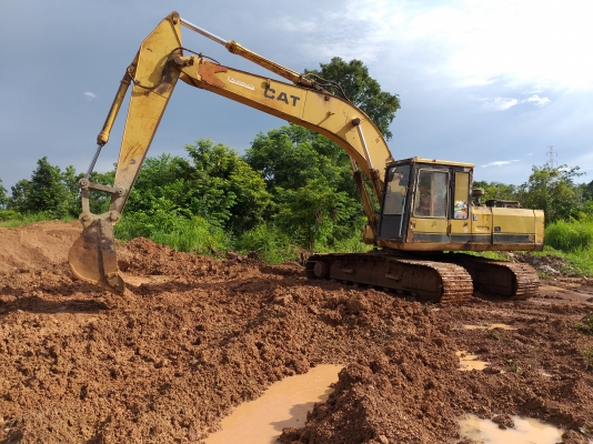 ขายด่วน CAT E200B เครื่องปั้มดี รถสวยสภาพพร้อมใช้งาน สนใจสอบถาม 093 0764943  คุณ ตั้ม