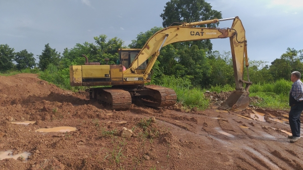 ขายด่วน CAT E200B เครื่องปั้มดี รถสวยสภาพพร้อมใช้งาน สนใจสอบถาม 093 0764943  คุณ ตั้ม