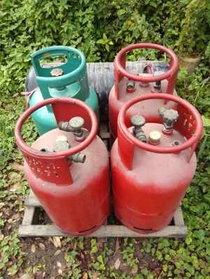 +++ ขายถังแก๊สรถยกแบบมีเกตวัดครับ