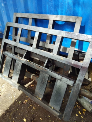 +++ ขายแผงหน้ารถยก ขนาด 3  ตัน ครับ