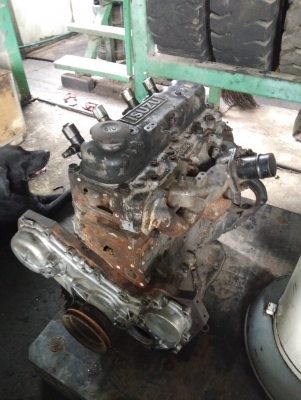 +++ขายเครื่องอีซูซุ พร้อมฝาหน้า (ของไม่ครับ) ครับ