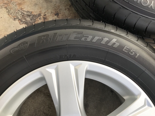 ล้อแม็กป้ายแดง 5รู114 ขอบ 16 Toyota Alphard Vigo Revo Camry Innova พร้อมยางป้ายแดง 215-65-16 ปี 18