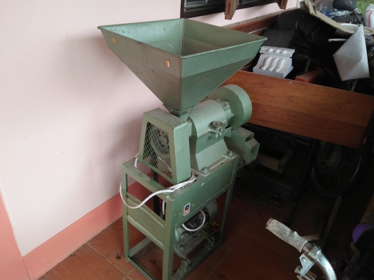 ขายเครื่องสีข้าวขนาดเล้กสุงประมานเมตรครึ่ง