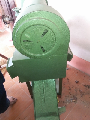 ขายเครื่องสีข้าวขนาดเล้กสุงประมานเมตรครึ่ง