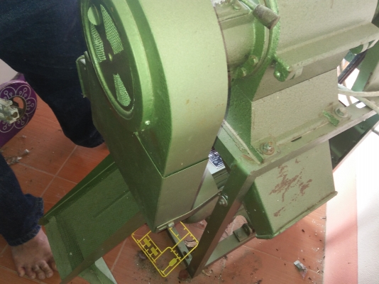 ขายเครื่องสีข้าวขนาดเล้กสุงประมานเมตรครึ่ง