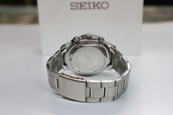 นาฬิกา Seiko Chronograph ชาย สภาพใหม่มาก เดินปกติ มีกล่อง สายต่อ ส่งฟรี