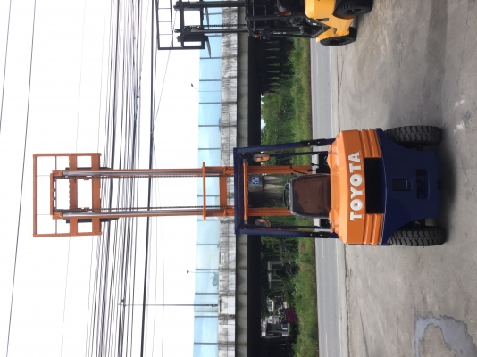 อาร์ ซี เอช โฟรคลิฟท์ ขาย โตโยต้า รุ่น 5 ดีเซล 2.5 ตัน