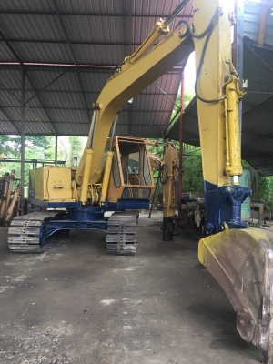 ขายKOMATSU PC 100-1 รถมี2คัน เหมาะกับงานก่อสร้างและร้านรับซื้อของเก่า ตัวเดิน905 ราคาต่อรองคุยกันได้ ขายได้ขายเลย โทร0616613023แพรว