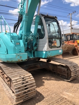 ขายรถขุด KOBELCO SK200SR มีลายหัวกระแทก รถนอกนำเข้าเองจากญี่ปุ่น สภาพสวยพร้อมใช้ มีVDOการทำงานครับ