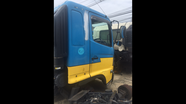 ขายหัวเก๋ง HINO MEGA นอกกันชนสแตนเลสภายในใหม่ๆ ติดเครื่อง JO8C 205 แรงม้า ขายหัวเก๋ง HINO MEGA นอกกันชนสแตนเลสภายในใหม่ๆ ติดเครื่อง JO8C 205 แรงม้า
