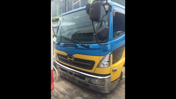 ขายหัวเก๋ง HINO MEGA นอกกันชนสแตนเลสภายในใหม่ๆ ติดเครื่อง JO8C 205 แรงม้า