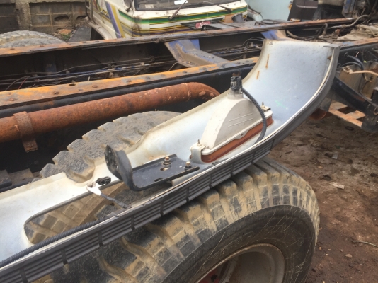 ขายกันชนเดก้าเก่าญี่ปุ่นใส่10ล้อพร้อมไฟหรี่