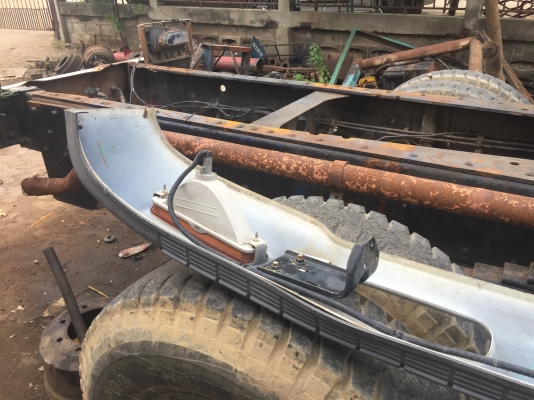 ขายกันชนเดก้าเก่าญี่ปุ่นใส่10ล้อพร้อมไฟหรี่