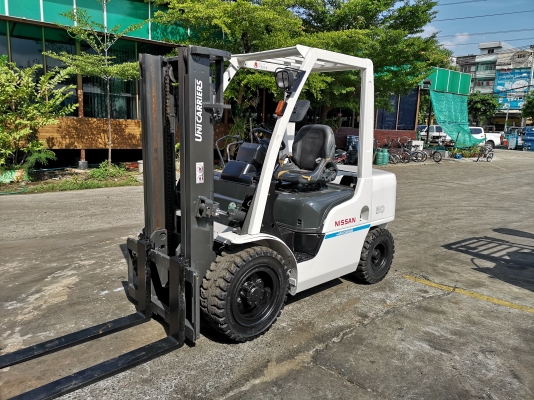 รถยกนิสสัน 3 ตัน เสาสูง 3 เมตร เครื่องดีเซล เกียร์ออโต้