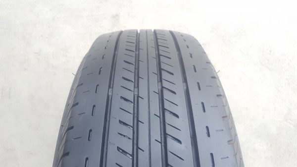 ขายยาง\% 205/70/15 ปี 17/3เส้น+15/1เส้น BRIDGESTONE R611 4 เส้น ขายยาง\% 205/70/15 ปี 17/3เส้น+15/1เส้น BRIDGESTONE R611 4 เส้น