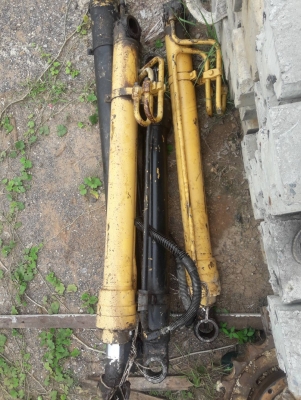 ขายอะใหล่ แม็กโค Cat 320 ( มีหลายรายการครับ )