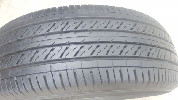 ขายยาง\% 215/65/16 ปี 17 DUNLOP 4 เส้น ขายยาง\% 215/65/16 ปี 17 DUNLOP 4 เส้น