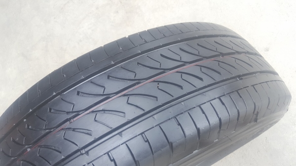 ขายยาง\% 215/65/16 ปี 1817 FIRESTONE 4 เส้น ขายยาง\% 215/65/16 ปี 1817 FIRESTONE 4 เส้น
