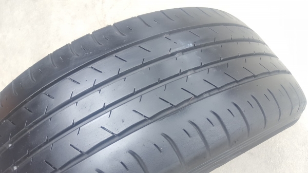 ขายยาง\% 215/55/17 ปี 14 DUNLOP 4 เส้น ขายยาง\% 215/55/17 ปี 14 DUNLOP 4 เส้น