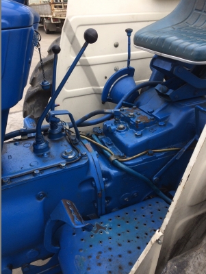 ขายด่วนน รถไถ ford 5000 เก่านอกแท้ เครื่อง T 3 พวงมาลัยเพาเวอร์ พร้อมตัวตักเอกสารนำเข้า 300,000บาทเท่านั้น ขายด่วนน รถไถ ford 5000 เก่านอกแท้ เครื่อง T 3 พวงมาลัยเพาเวอร์ พร้อมตัวตักเอกสารนำเข้า 300,000บาทเท่านั้น