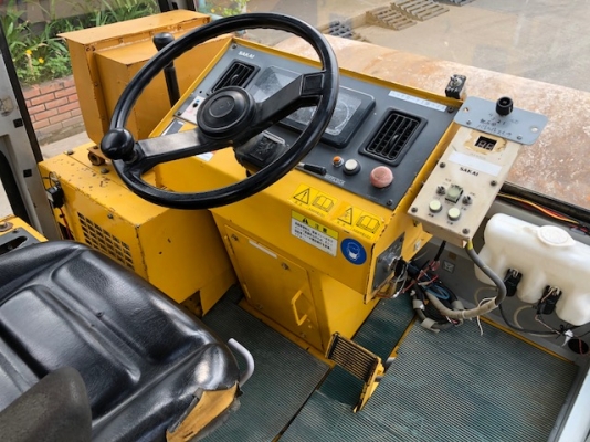รถบด19ตัน Sakai SV900D รถเก่านอกนำเข้าจากญี่ปุ่น เก๋งแอร์พร้อม มีให้เลือกพร้อมใช้งาน  -เครื่องยนตร์ Isuzu 6 สูบ  สนใจติดต่อได้ที่ 065 639-3623