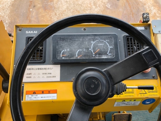 รถบด19ตัน Sakai SV900D รถเก่านอกนำเข้าจากญี่ปุ่น เก๋งแอร์พร้อม มีให้เลือกพร้อมใช้งาน  -เครื่องยนตร์ Isuzu 6 สูบ  สนใจติดต่อได้ที่ 065 639-3623