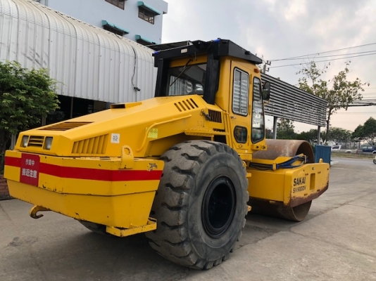 รถบด19ตัน Sakai SV900D รถเก่านอกนำเข้าจากญี่ปุ่น เก๋งแอร์พร้อม มีให้เลือกพร้อมใช้งาน  -เครื่องยนตร์ Isuzu 6 สูบ  สนใจติดต่อได้ที่ 065 639-3623