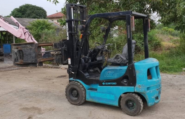 ขายด่วนรถยกซูมิตาโม่ FG15-18 ยกได้1.5ตันยกสูง3เมตรงาหนีบหมูดได้360องศายางตัน4เส้นรถนอกเพิ่งนำเข้ามายังไม่เคยใช้งานในเมืองไทยเลย