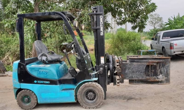 ขายด่วนรถยกซูมิตาโม่ FG15-18 ยกได้1.5ตันยกสูง3เมตรงาหนีบหมูดได้360องศายางตัน4เส้นรถนอกเพิ่งนำเข้ามายังไม่เคยใช้งานในเมืองไทยเลย