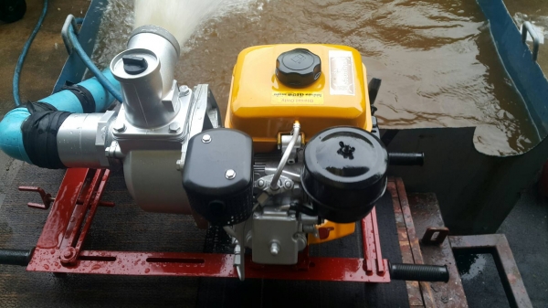 เครื่องสูบนํ้า HINOTA  ฮิโนต้าดีเซล  3 นิ้ว สภาพ 99\%