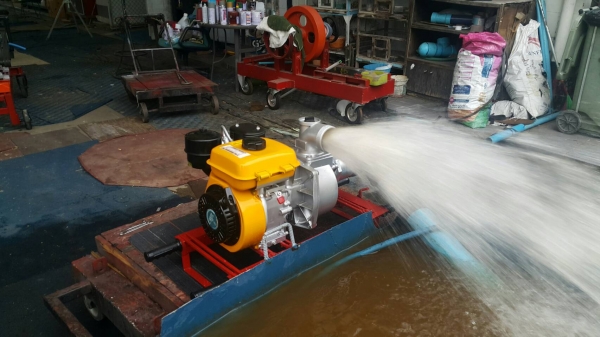 เครื่องสูบนํ้า HINOTA  ฮิโนต้าดีเซล  3 นิ้ว สภาพ 99\%