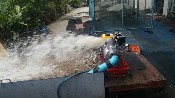 เครื่องสูบนํ้า HINOTA  ฮิโนต้าดีเซล  3 นิ้ว สภาพ 99\%