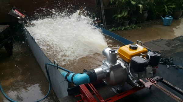 เครื่องสูบนํ้า HINOTA  ฮิโนต้าดีเซล  3 นิ้ว สภาพ 99\%