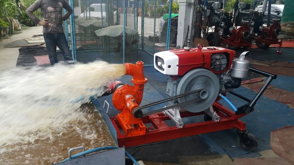 เคครื่องสูบนํ้า JINJU+อุปกรณ์พร้อมใช้งานได้เลยขับหอยขนาด 4 นิ้ว