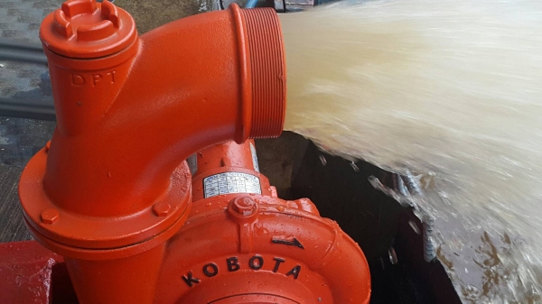 เคครื่องสูบนํ้า JINJU+อุปกรณ์พร้อมใช้งานได้เลยขับหอยขนาด 4 นิ้ว