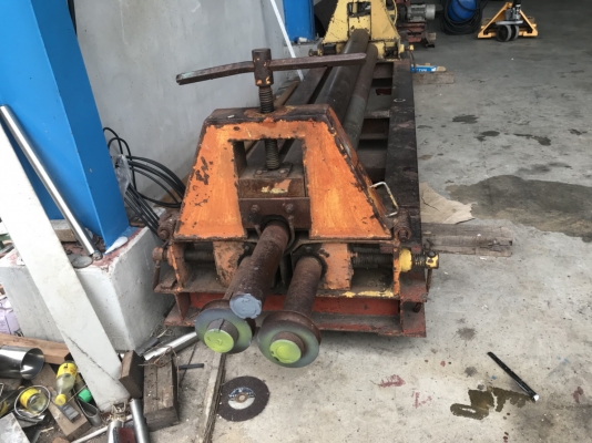 ขายเครื่องม้วนยาว3เมตร=10ฟุตม้วนได้หนา 6มิลพร้อมใช้งานครับขายไม่แพง