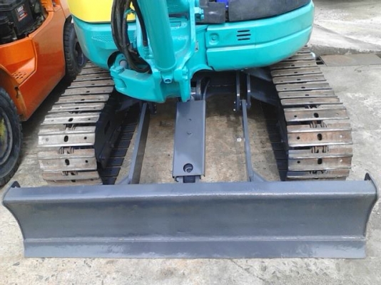 KOMATSU รุ่น PC 30 MR-1 KOMATSU รุ่น PC 30 MR-1