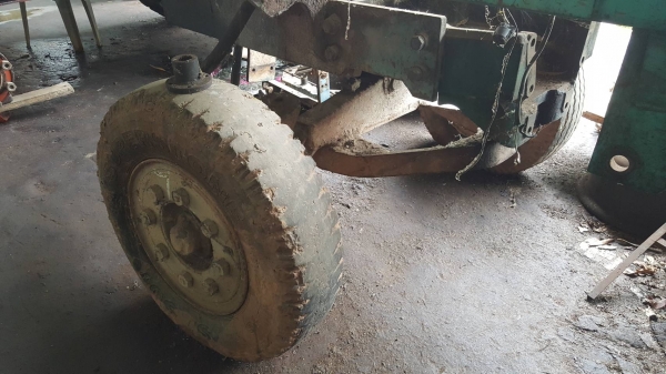 ขายตามสภาพ รถคีบอ้อย คีบหลังสามารถเกษตรยนต์ ไม่มีเครื่อง ไม่มีเกียร์ ไม่มีปั้ม ราคาต่อรองได้