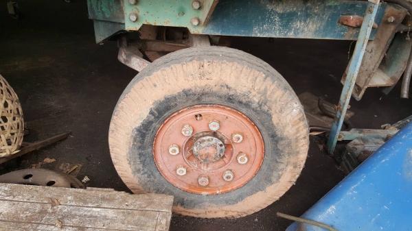 ขายตามสภาพ รถคีบอ้อย คีบหลังสามารถเกษตรยนต์ ไม่มีเครื่อง ไม่มีเกียร์ ไม่มีปั้ม ราคาต่อรองได้